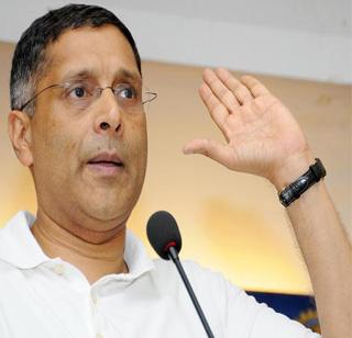 Prime Minister's Economic Advisor is now Swamy's new target | पंतप्रधान मोदींचे आर्थिक सल्लागार आता स्वामींचे नवे लक्ष्य Prime Minister's Economic Advisor is now Swamy's new target | पंतप्रधान मोदींचे आर्थिक सल्लागार आता स्वामींचे नवे लक्ष्य