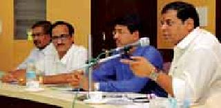 Slow the waves on the sand | वाळूमाफियांवर मोक्का लावा