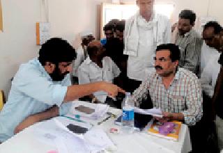 Chachu bitter electricity company 'shock' | बच्चू कडूंचा वीज कंपनीला ‘शॉक’