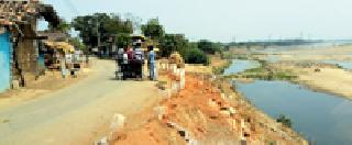 12 instructors to leave the houses | १२ कुटुंबीयांना घरे सोडण्याचे निर्देश 12 instructors to leave the houses | १२ कुटुंबीयांना घरे सोडण्याचे निर्देश