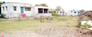 Animal medical hospital building faulty | पशु वैद्यकीय दवाखान्याची इमारत सदोष