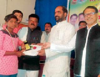 Skill needed for the development of the country | देशाच्या विकासासाठी कौशल्यप्राप्त विद्यार्थ्यांची गरज