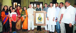 Chief Minister felicitates on New Palace | न्यू पॅलेसवर मुख्यमंत्र्यांचा सत्कार Chief Minister felicitates on New Palace | न्यू पॅलेसवर मुख्यमंत्र्यांचा सत्कार