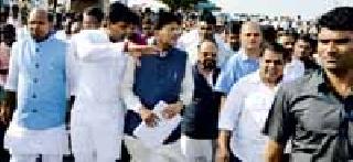 52-foot statue of Gadgebaba in the lime mortar | ऋणमोचनात गाडगेबाबांचा ५२ फुटांचा पुतळा 52-foot statue of Gadgebaba in the lime mortar | ऋणमोचनात गाडगेबाबांचा ५२ फुटांचा पुतळा