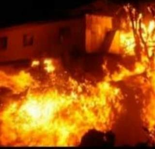 Prohibition by Dombivli bomb blast | डोंबिवली स्फोटाचा फलकांद्वारे निषेध Prohibition by Dombivli bomb blast | डोंबिवली स्फोटाचा फलकांद्वारे निषेध