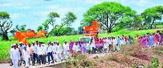 The departure of Pandharpur Dindi from Sukane to Pandharpur Dindi | सुकेणेतून पंढरपूर दिंडीचे प्रस्थान