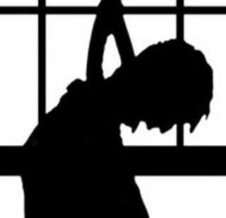 Life threatens showing execution ... | फाशी दाखवताना जीव धोक्यात... Life threatens showing execution ... | फाशी दाखवताना जीव धोक्यात...