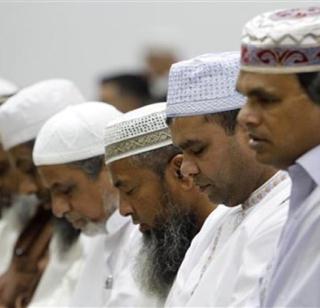 Ramvilas Vedanti will gather together Mullah Maulvi of Muslim nation in Ayodhya: | मुस्लिम राष्ट्रातील मुल्ला-मौलवींना अयोध्येत एकत्र करणार: रामविलास वेदांती Ramvilas Vedanti will gather together Mullah Maulvi of Muslim nation in Ayodhya: | मुस्लिम राष्ट्रातील मुल्ला-मौलवींना अयोध्येत एकत्र करणार: रामविलास वेदांती