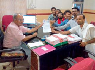 Sample Brigade's SDO | संभाजी ब्रिगेटचे एसडीओंना निवेदन