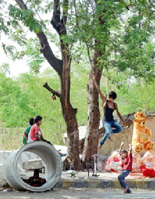 Will give childhood to God! : | लहानपण देगा देवा ! : Will give childhood to God! : | लहानपण देगा देवा ! :