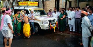 Zilla Parishad cleanliness sanctioned to Pandheri | पंढरीला निघाली जिल्हा परिषदेची स्वच्छता दिंडी Zilla Parishad cleanliness sanctioned to Pandheri | पंढरीला निघाली जिल्हा परिषदेची स्वच्छता दिंडी