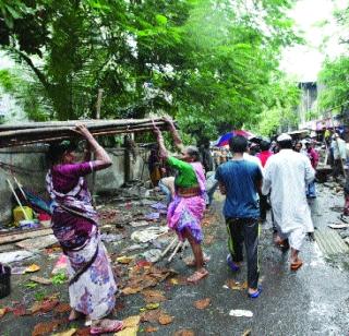 Action on Vashi hawkers | वाशीतील फेरीवाल्यांवर कारवाई