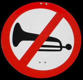 Cylinder sound increased in Pen | पेणमध्ये सायलेन्सरचा आवाज वाढला