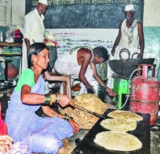 Night and day in the name of God | भगवंताच्या नामस्मरणात रात्र अन् दिवस Night and day in the name of God | भगवंताच्या नामस्मरणात रात्र अन् दिवस