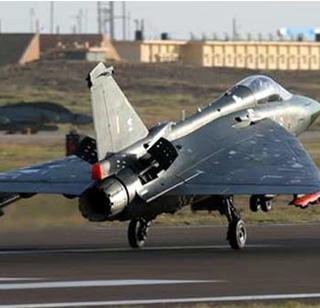 China, Pakistan shocked due to Tejas' firepower | 'तेजस' च्या मारक क्षमतेमुळे चीन, पाकिस्तानला धडकी China, Pakistan shocked due to Tejas' firepower | 'तेजस' च्या मारक क्षमतेमुळे चीन, पाकिस्तानला धडकी