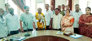 Shyam Karlekar as the Chairman of Wardha Market Committee | वर्धा बाजार समितीच्या सभापतिपदी श्याम कार्लेकर Shyam Karlekar as the Chairman of Wardha Market Committee | वर्धा बाजार समितीच्या सभापतिपदी श्याम कार्लेकर