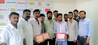 Spontaneous response to Blood Donation Camp on the occasion of Babuji's birth anniversary | बाबुजींच्या जयंतीनिमित्ताने रक्तदान शिबिरास उत्स्फूर्त प्रतिसाद Spontaneous response to Blood Donation Camp on the occasion of Babuji's birth anniversary | बाबुजींच्या जयंतीनिमित्ताने रक्तदान शिबिरास उत्स्फूर्त प्रतिसाद