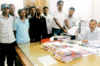 Short loss compensation to victims of Pulgaon blast | पुलगाव स्फोटातील नुकसानग्रस्तांना अल्प नुकसान भरपाई Short loss compensation to victims of Pulgaon blast | पुलगाव स्फोटातील नुकसानग्रस्तांना अल्प नुकसान भरपाई