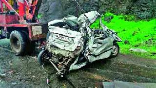 One killed in accident in Kasra Ghat | कसारा घाटातील अपघातात एक ठार One killed in accident in Kasra Ghat | कसारा घाटातील अपघातात एक ठार
