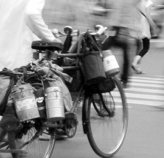 Public awareness about "Hepatitis" | डबेवाले"हेपिटायटिस "विषयी करणार जनजागृती Public awareness about "Hepatitis" | डबेवाले"हेपिटायटिस "विषयी करणार जनजागृती