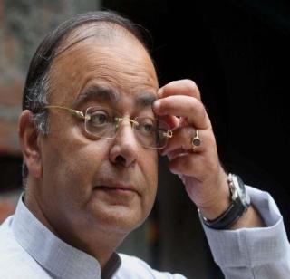 Jaitley suffered from bad weather conditions | जेटली यांना खराब हवामानाचा फटका Jaitley suffered from bad weather conditions | जेटली यांना खराब हवामानाचा फटका