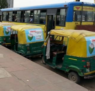 Roads captured by rickshaw drivers in Ghansoli | घणसोलीत रिक्षाचालकांनी बळकावले रस्ते