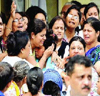 Sacrifice of life; But with friends till the end | प्राणांची आहुती; पण मैत्रिणींची अखेरपर्यंत साथ Sacrifice of life; But with friends till the end | प्राणांची आहुती; पण मैत्रिणींची अखेरपर्यंत साथ