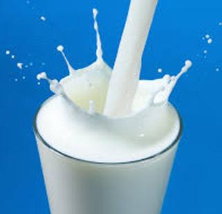 Milk team plans four lakh liters of milk for Eid | दूध संघाकडून ईदसाठी चार लाख लिटर दुधाचे नियोजन Milk team plans four lakh liters of milk for Eid | दूध संघाकडून ईदसाठी चार लाख लिटर दुधाचे नियोजन