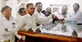 Welcome to Farmer's Organization of Market Committee Judgment | बाजार समिती निर्णयाचे शेतकरी संघटनेकडून स्वागत Welcome to Farmer's Organization of Market Committee Judgment | बाजार समिती निर्णयाचे शेतकरी संघटनेकडून स्वागत