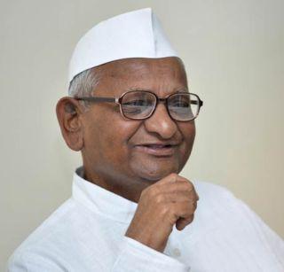 VIDEO: Anna Hazare Ramele | VIDEO: अण्णा हजारे रमले शेतीत