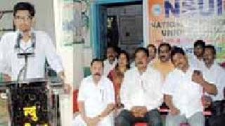 The role of youth in politics is important | राजकारणात युवकांची भूमिका महत्वाची The role of youth in politics is important | राजकारणात युवकांची भूमिका महत्वाची