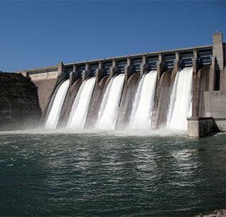 Flood area in pond area, 36-day water supply in 24 hours | तलाव क्षेत्रात मुसळधार, २४ तासांत ३६ दिवसांचा जलसाठा