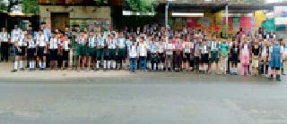 Students for morning school: | सकाळच्या शाळेकरिता विद्यार्थ्यांची तारांबळ :
