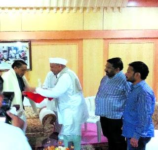 Bhausaheb Phundkar's Khamgaon, Shingtaa Wing welcome | भाऊसाहेब फुंडकरांचे खामगाव, शेगावात जंगी स्वागत Bhausaheb Phundkar's Khamgaon, Shingtaa Wing welcome | भाऊसाहेब फुंडकरांचे खामगाव, शेगावात जंगी स्वागत