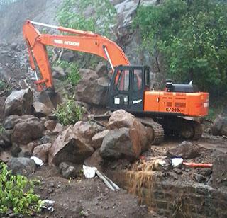 Villagers demand to stop Malsege Ghat for a month | माळशेज घाट महिनाभर बंद करण्याची गावक-यांची मागणी Villagers demand to stop Malsege Ghat for a month | माळशेज घाट महिनाभर बंद करण्याची गावक-यांची मागणी