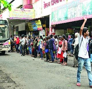 The pace of the PMP slowed | पीएमपीचा वेग मंदावला The pace of the PMP slowed | पीएमपीचा वेग मंदावला