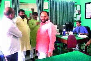 Barnes School Strips Still Shaken | बार्न्स स्कूलच्या संपाचे अद्यापही भिजत घोंगडे Barnes School Strips Still Shaken | बार्न्स स्कूलच्या संपाचे अद्यापही भिजत घोंगडे