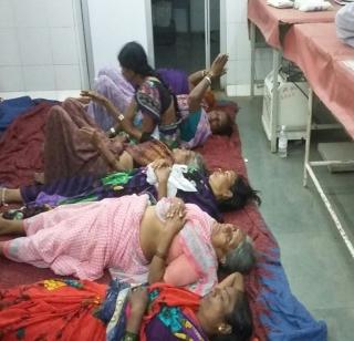 Due to Bhondu Baba's medicine, serious injury to the eyes of 10 people | भोंदू बाबाच्या औषधामुळे १० वारक-यांच्या डोळ्याला गंभीर इजा Due to Bhondu Baba's medicine, serious injury to the eyes of 10 people | भोंदू बाबाच्या औषधामुळे १० वारक-यांच्या डोळ्याला गंभीर इजा