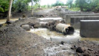 Ghuuri-Borgaon road closes for a week | घुई-बोरगाव रस्ता आठवड्यापासून बंद Ghuuri-Borgaon road closes for a week | घुई-बोरगाव रस्ता आठवड्यापासून बंद