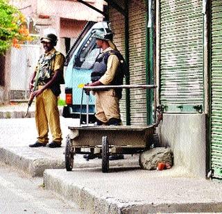In Kashmir, the behavioral disorder | काश्मीरमधील व्यवहार विस्कळीतच In Kashmir, the behavioral disorder | काश्मीरमधील व्यवहार विस्कळीतच
