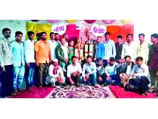 New Ideas by intermarriage marriages | मूकबधिरांच्या आंतरजातीय विवाहाने नवा आदर्श