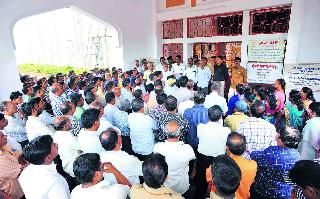 Ignore the pending demands of the registers | कुलसचिवांचे प्रलंबित मागण्यांकडे दुर्लक्ष Ignore the pending demands of the registers | कुलसचिवांचे प्रलंबित मागण्यांकडे दुर्लक्ष