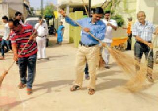 MMP special cleanliness drive | मनपाचे विशेष स्वच्छता अभियान MMP special cleanliness drive | मनपाचे विशेष स्वच्छता अभियान