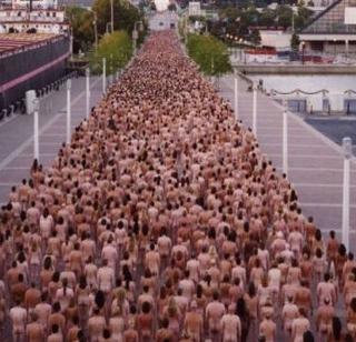 Women's protest against Trump! | ट्रम्प यांच्या विरोधासाठी महिलांचे विवस्त्र आंदोलन! Women's protest against Trump! | ट्रम्प यांच्या विरोधासाठी महिलांचे विवस्त्र आंदोलन!