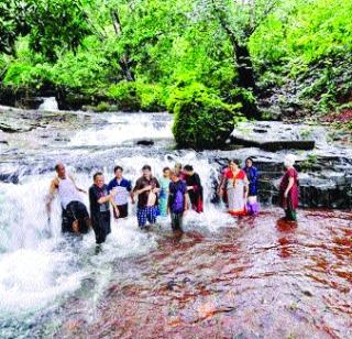 Tourist places in the district on the radar of the police | जिल्ह्यातील पर्यटनस्थळे पोलिसांच्या रडारवर Tourist places in the district on the radar of the police | जिल्ह्यातील पर्यटनस्थळे पोलिसांच्या रडारवर