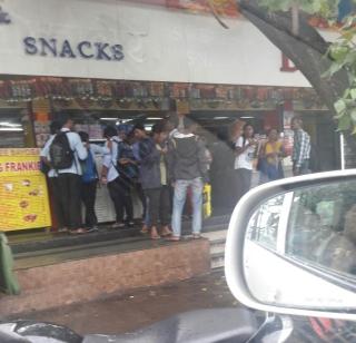 Navi Mumbai: Ban on the sale of substance in Bikaner suits due to indigestion | नवी मुंबई: अस्वच्छतेमुळे बिकानेर स्वीट्समधील पदार्थ विक्रीवर बंदी Navi Mumbai: Ban on the sale of substance in Bikaner suits due to indigestion | नवी मुंबई: अस्वच्छतेमुळे बिकानेर स्वीट्समधील पदार्थ विक्रीवर बंदी