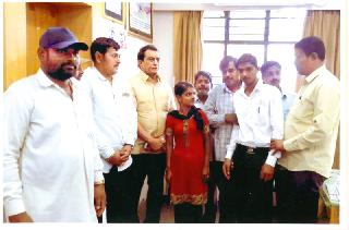 Mahadik kept the word of parenthood | महाडिकांनी पालकत्वाचा शब्द पाळला Mahadik kept the word of parenthood | महाडिकांनी पालकत्वाचा शब्द पाळला