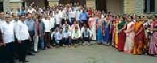 Ministers 'administrative' | मिनिमंत्रालयात लेखणीबंदने प्रशासकीय कामांना 'ब्रेक' Ministers 'administrative' | मिनिमंत्रालयात लेखणीबंदने प्रशासकीय कामांना 'ब्रेक'