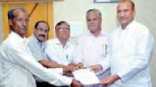 Debt Relief from District Bank Owners | जिल्हा बँकेचे स्वनिधीतून कर्जवाटप