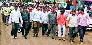 Mumbaist Front in the Coptic torture case | कोपर्डी येथील अत्याचार प्रकरणी मूक मोर्चा Mumbaist Front in the Coptic torture case | कोपर्डी येथील अत्याचार प्रकरणी मूक मोर्चा